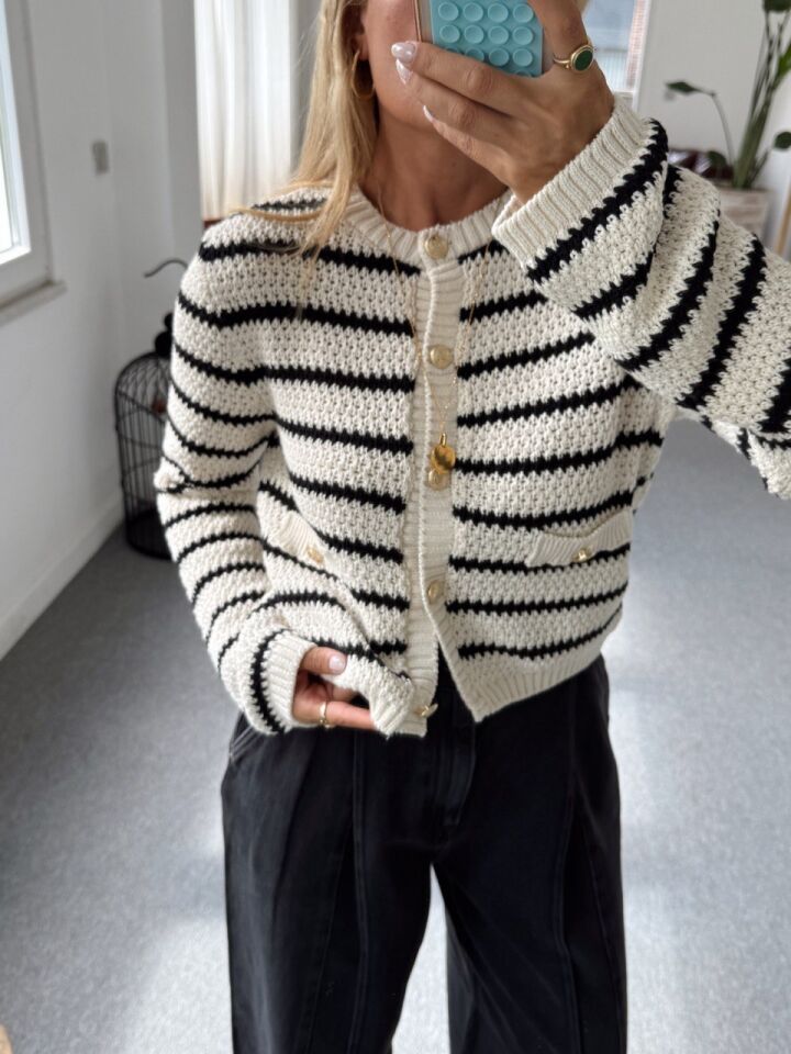 SİYAH ÇİZGİLİ GOLD DÜĞMELİ HIRKA