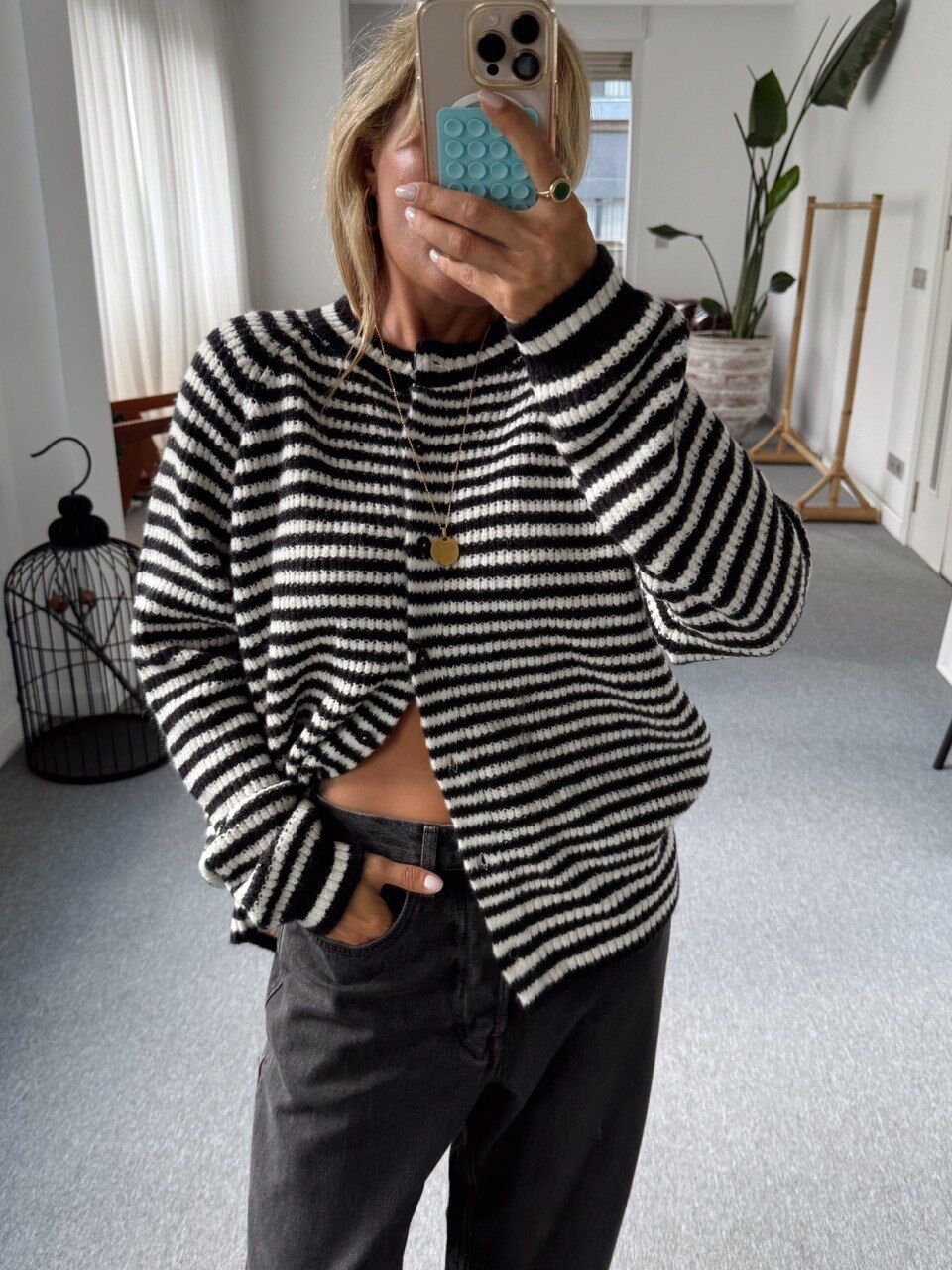 SİYAH-BEYAZ ÇİZGİLİ HIRKA