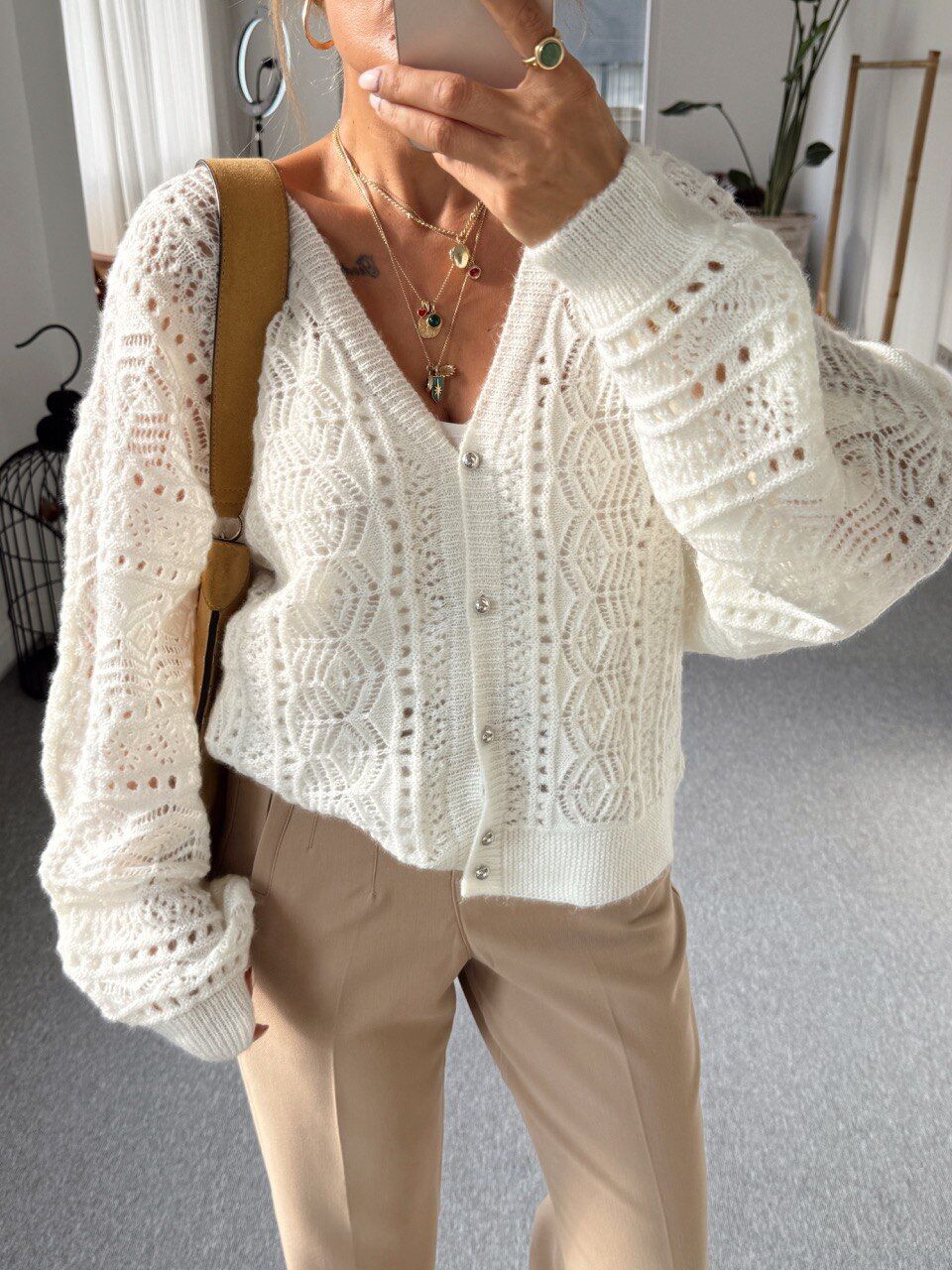 BEYAZ AJURLU TRİKO HIRKA