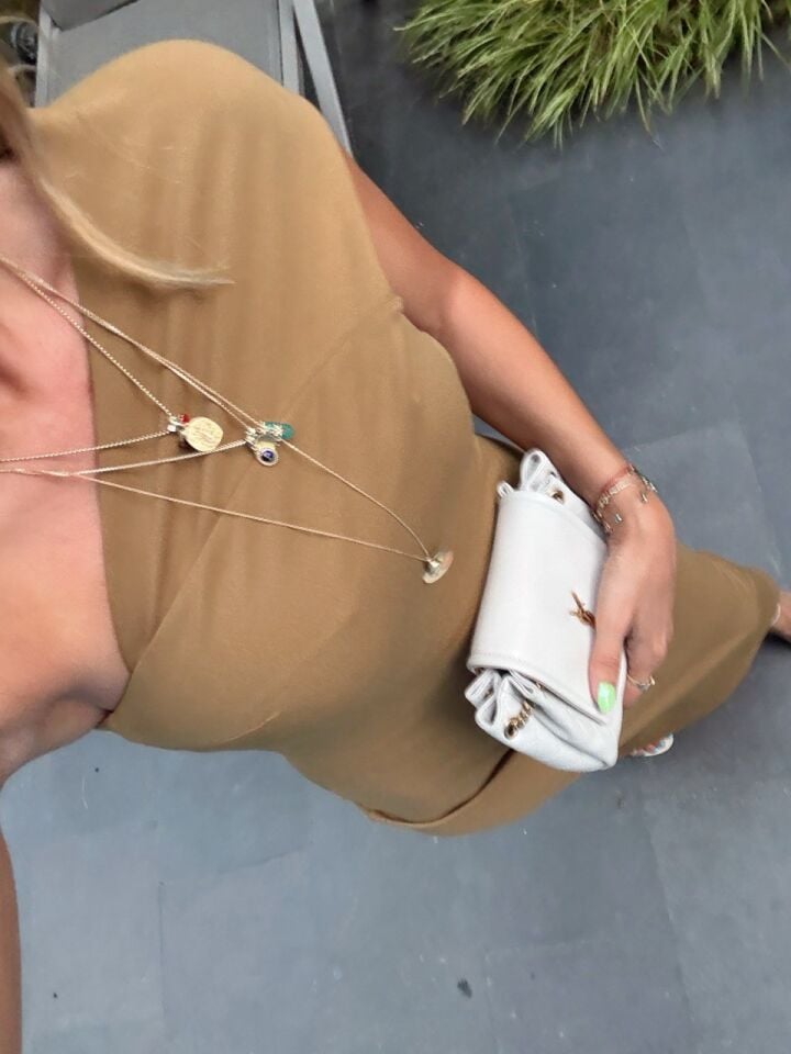 DEVE TÜYÜ RENGİ TEK OMUZ ELBİSE