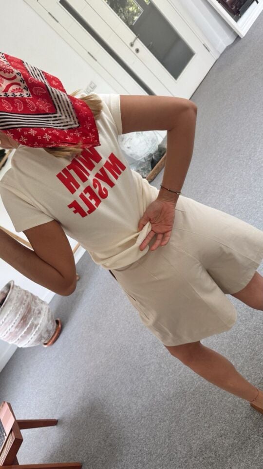 BEJ PİLİ DETAY ŞORT