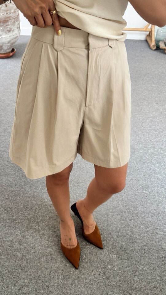 BEJ PİLİ DETAY ŞORT
