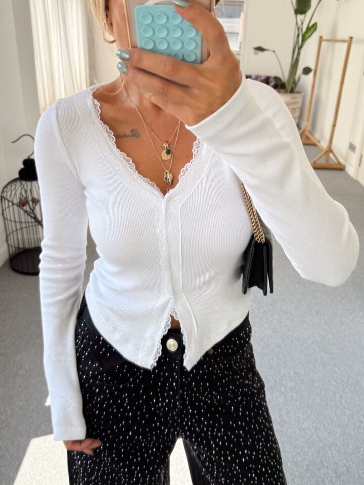 BEYAZ DANTEL DETAY BLUZ