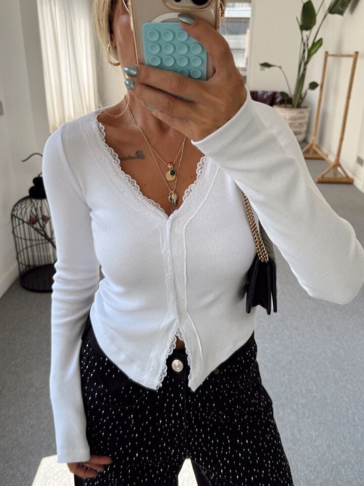 BEYAZ DANTEL DETAY BLUZ