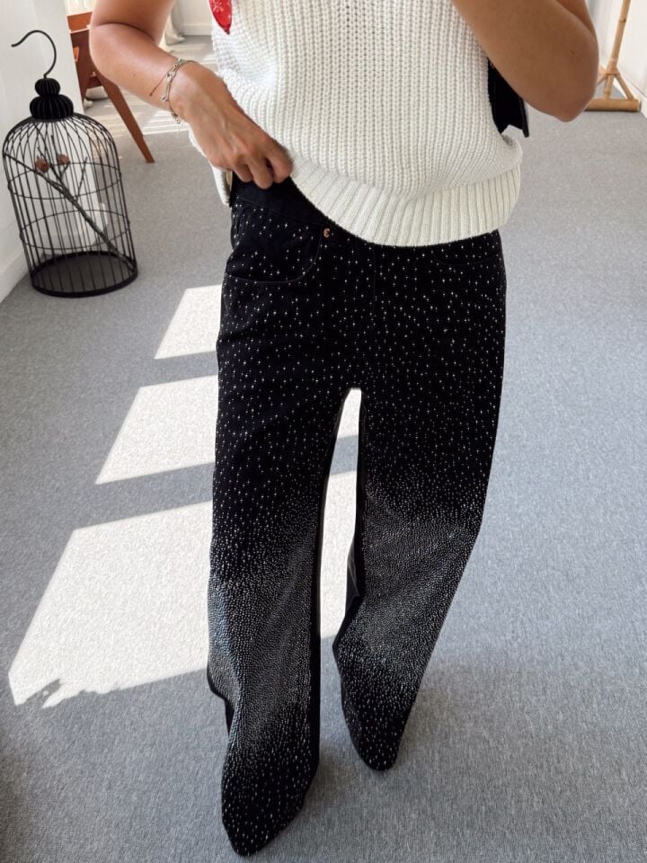 SİYAH TAŞ DETAY BAGGY JEAN