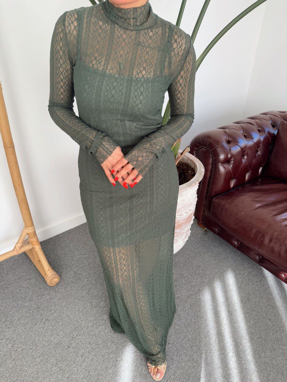 YEŞİL ASTARLI DANTEL ELBİSE