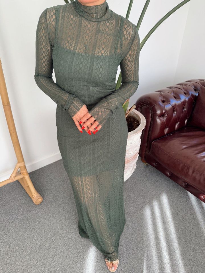 YEŞİL ASTARLI DANTEL ELBİSE