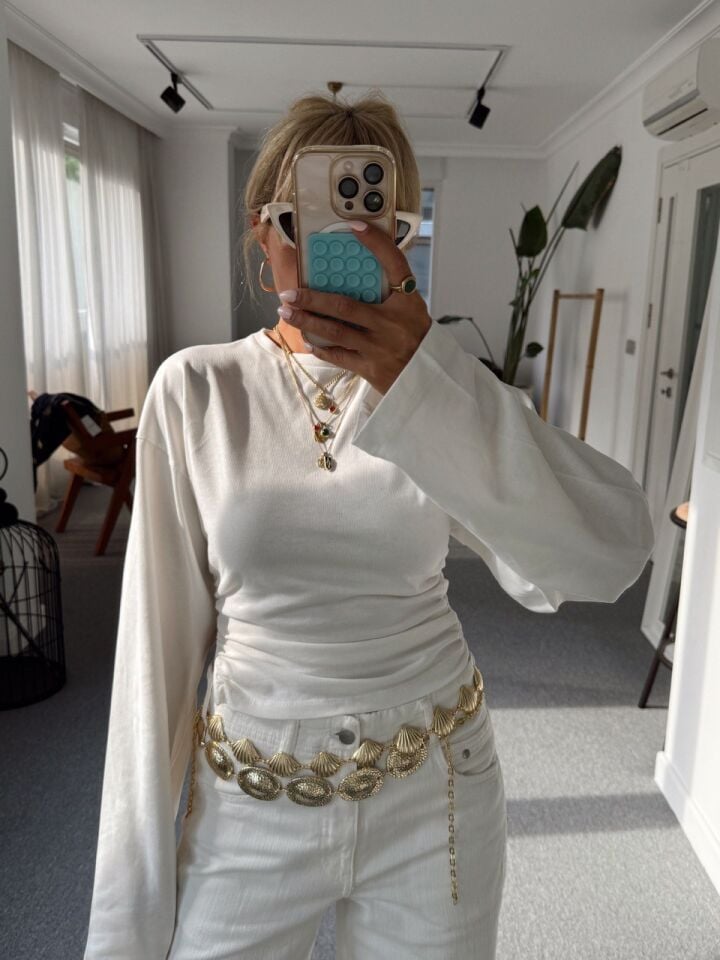 BEYAZ YANLARI DRAPELİ BLUZ