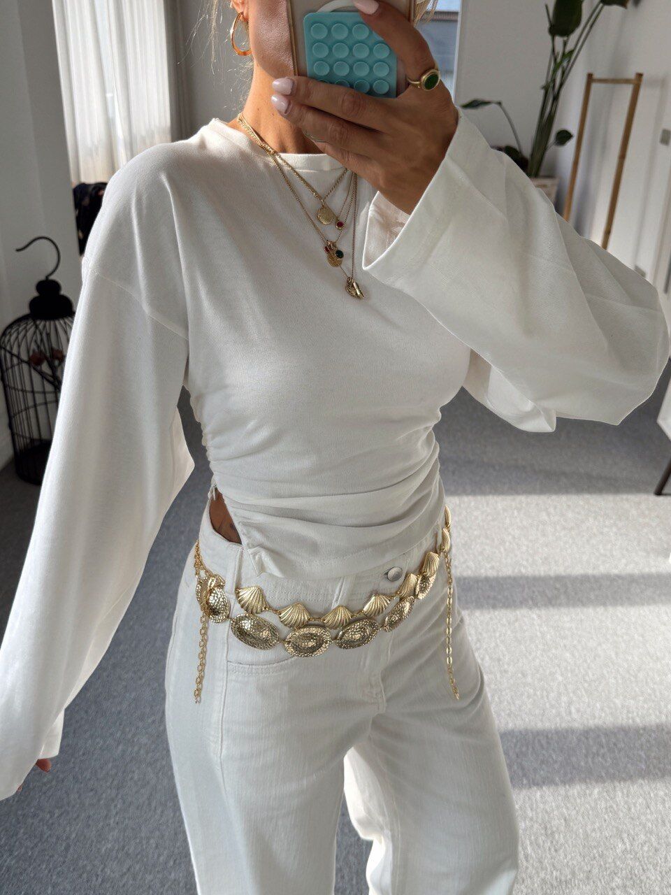 BEYAZ YANLARI DRAPELİ BLUZ