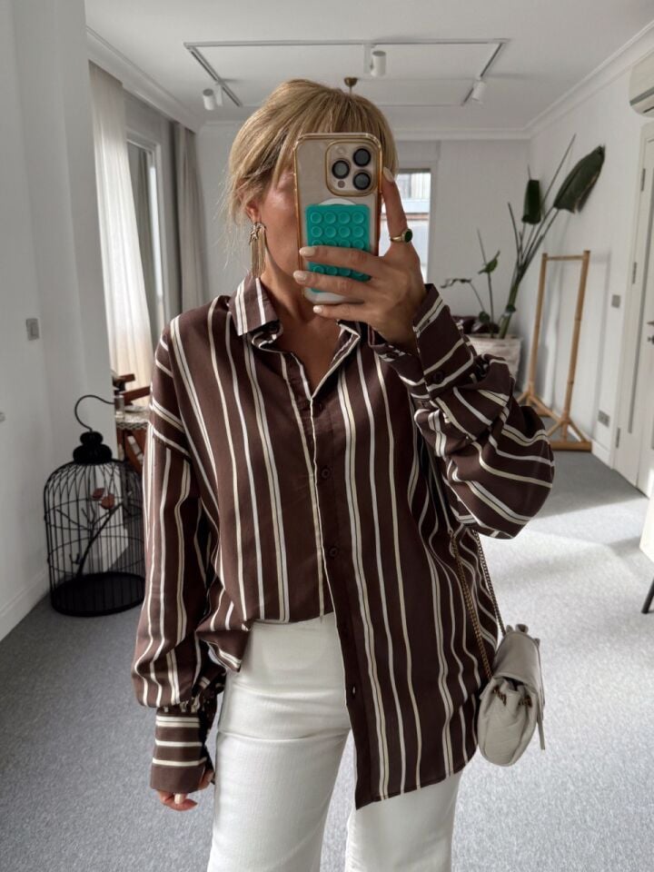 KAHVERENGİ ÇİZGİLİ OVERSİZE GÖMLEK