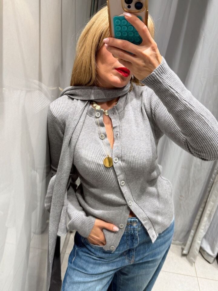 GRİ ATKI DETAYLI HIRKA