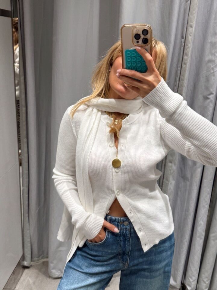 BEYAZ ATKI DETAYLI HIRKA