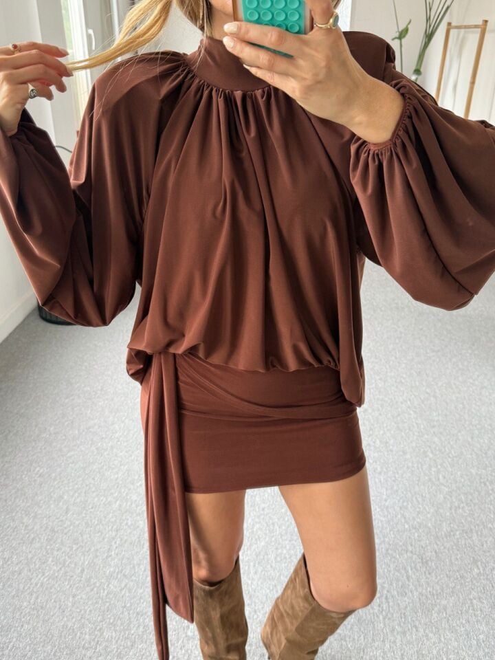 KAHVERENGİ DRAPELİ BLUZ ETEK TAKIM