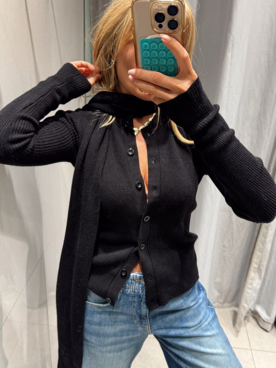 SİYAH ATKI DETAYLI HIRKA