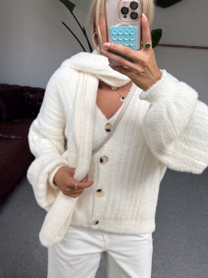 KREM YUMOŞ ATKILI HIRKA