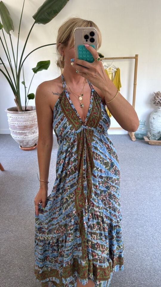 AÇIK MAVİ ŞAL DESENLİ İTHAL ELBİSE