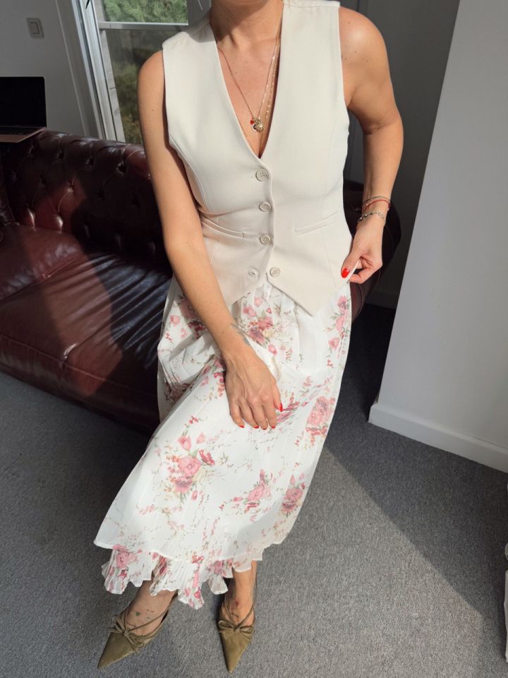 TAŞ RENGİ KEMER DETAY YELEK