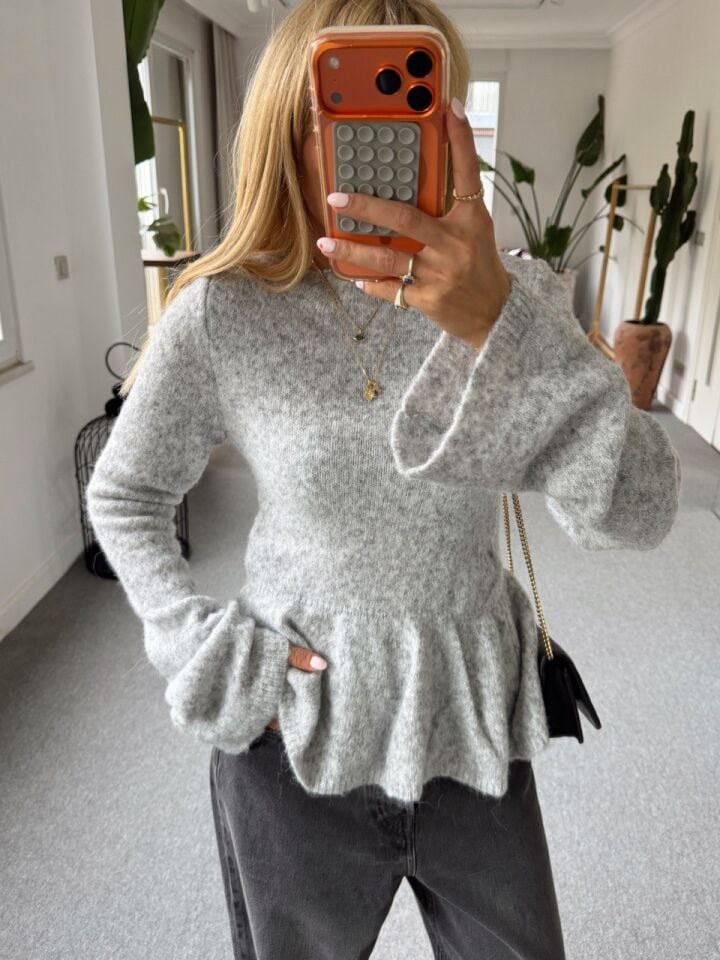 GRİ PEPLUM KAZAK