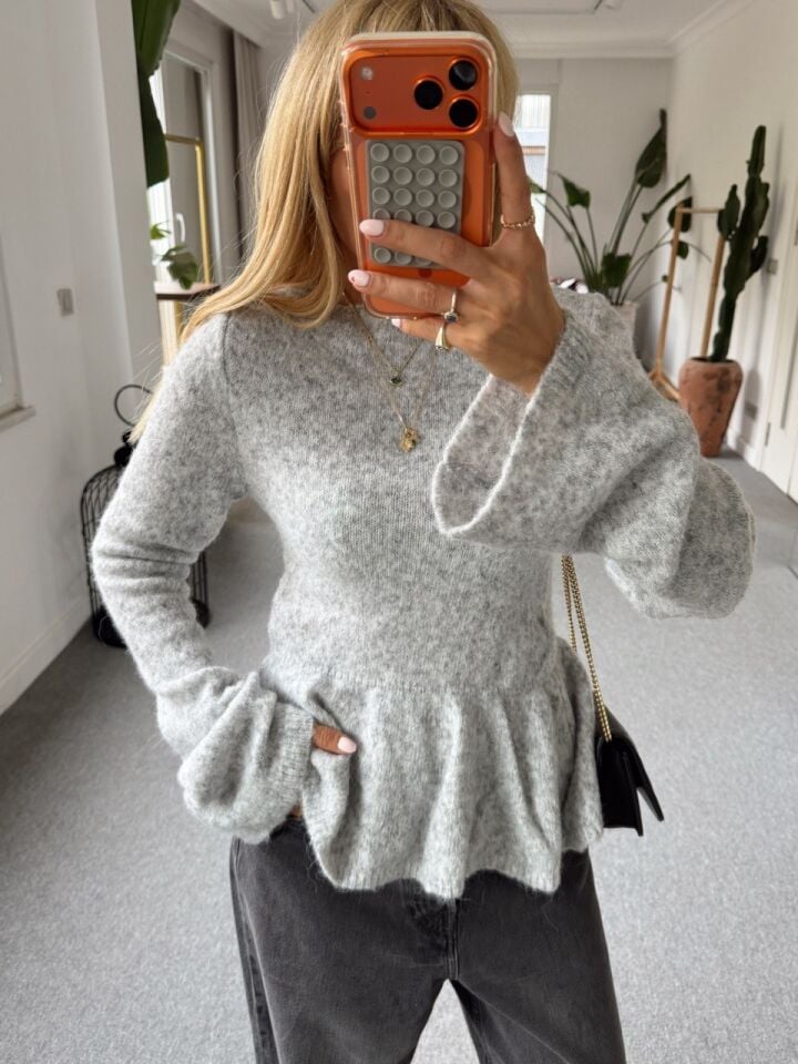 GRİ PEPLUM KAZAK