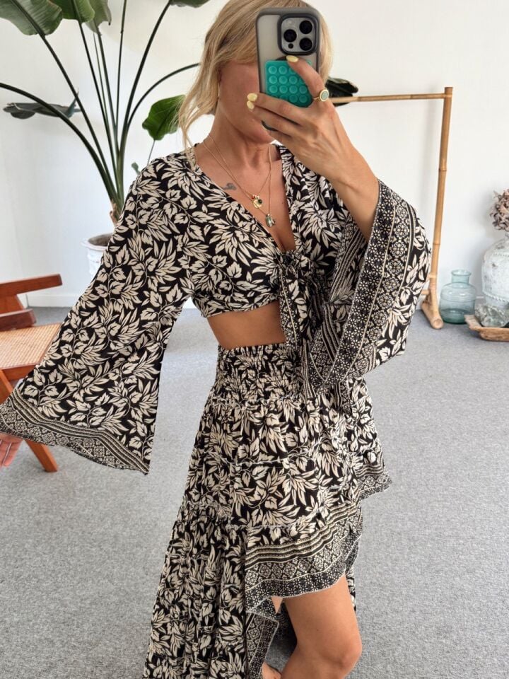 ÇİÇEK DESEN İPEK BLUZ ETEK TAKIM