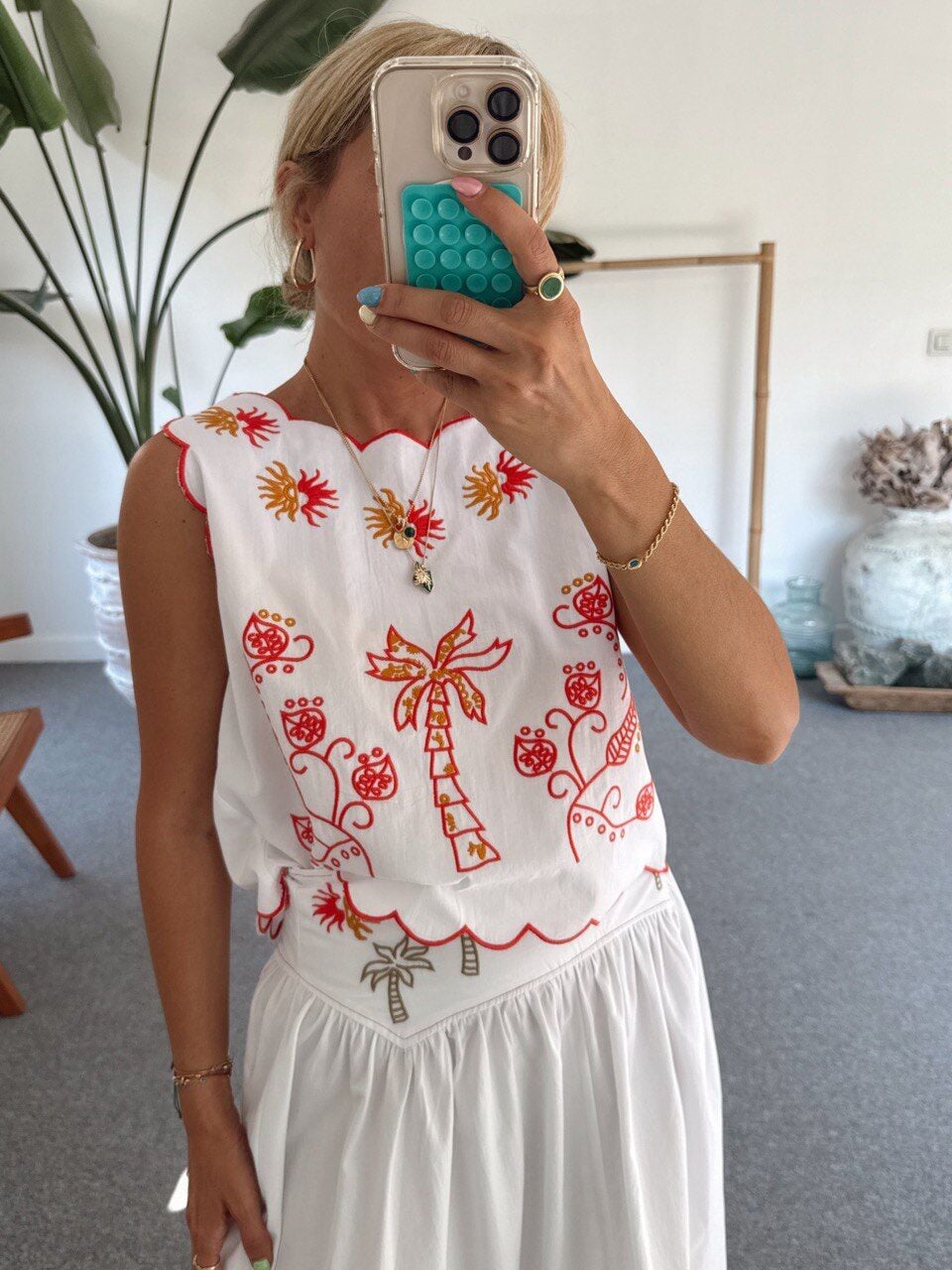 KIRMIZI NAKIŞ İŞLEMELİ YELEK ETEK TAKIM