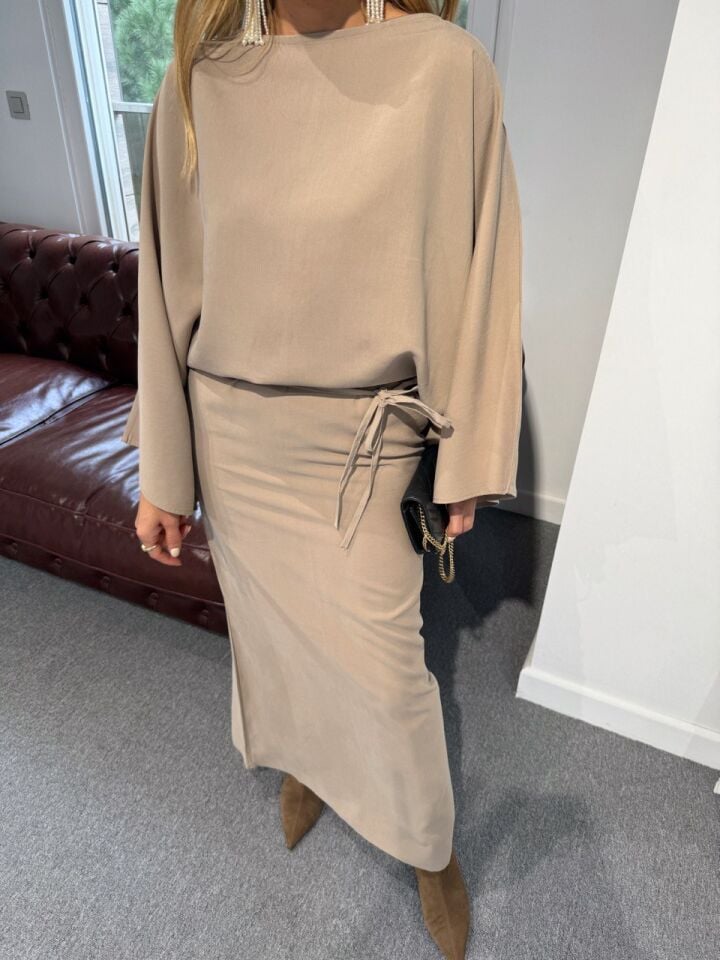 BEJ YARASA KOL TENSEL KUMAŞ  ELBİSE