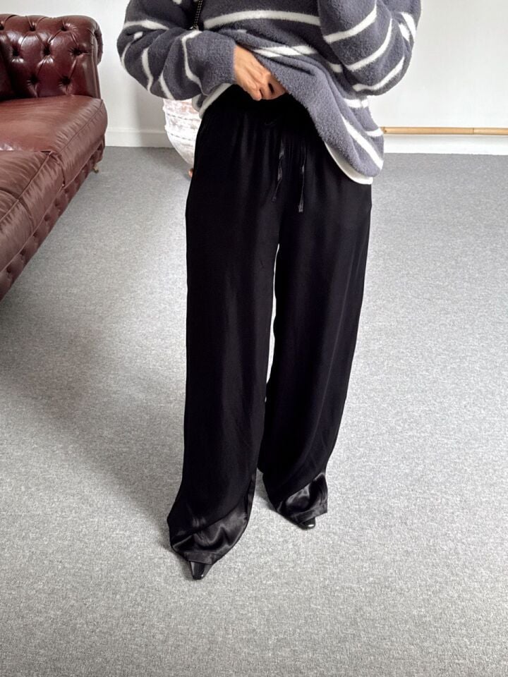 SİYAH YÜKSEK BEL SATEN PANTOLON