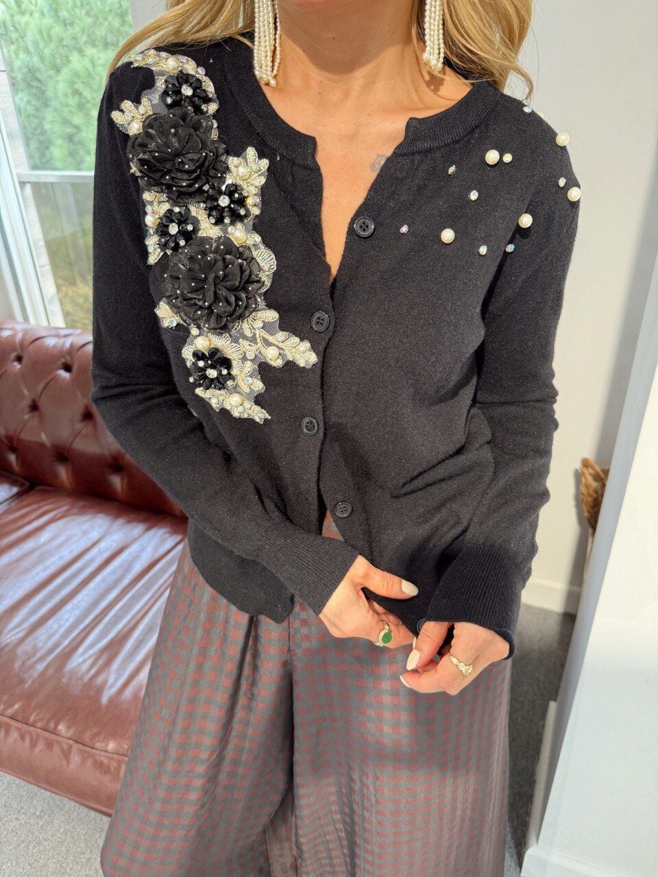 SİYAH BONCUK İŞLEMELİ İTHAL HIRKA