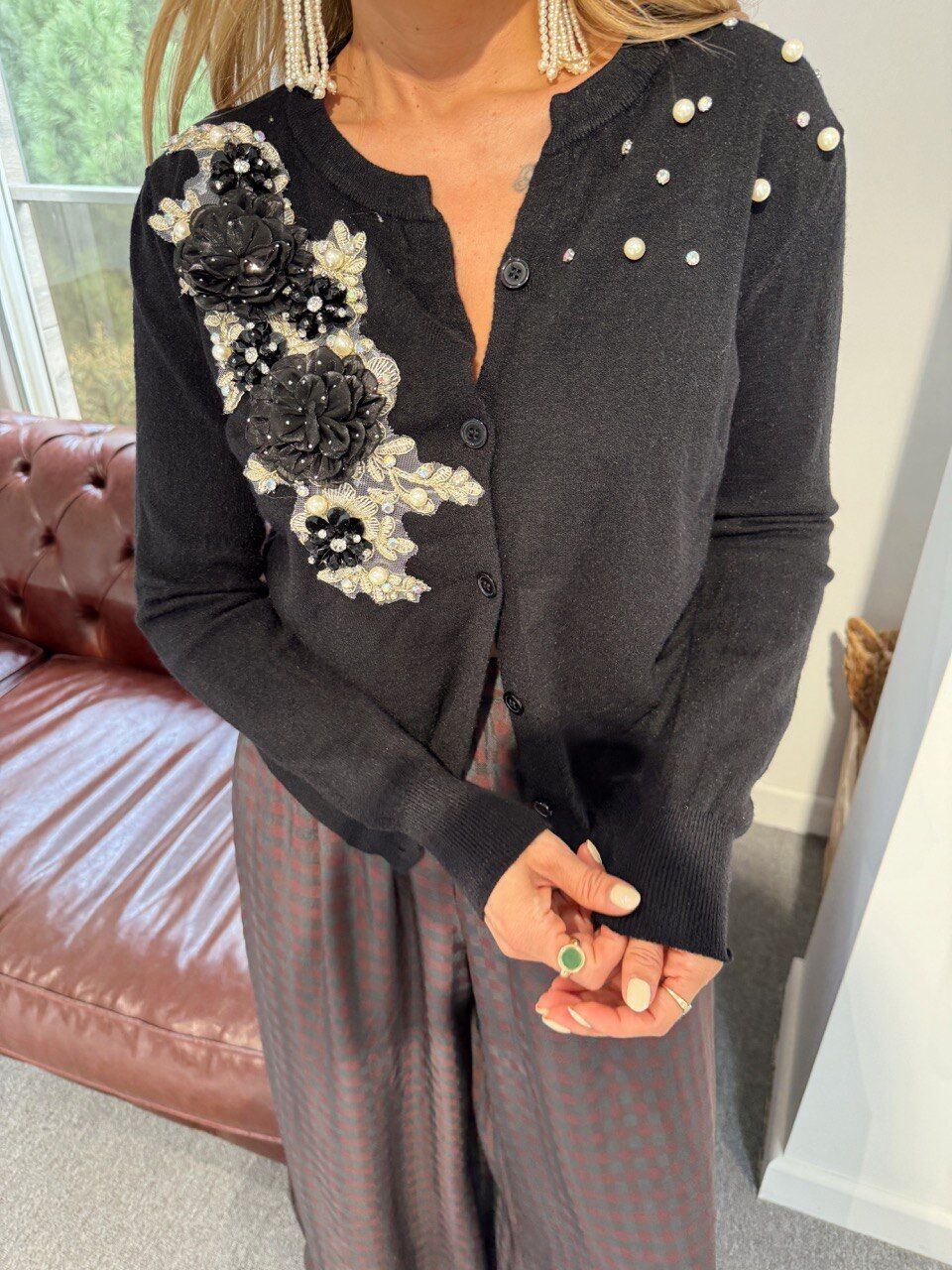 SİYAH BONCUK İŞLEMELİ İTHAL HIRKA