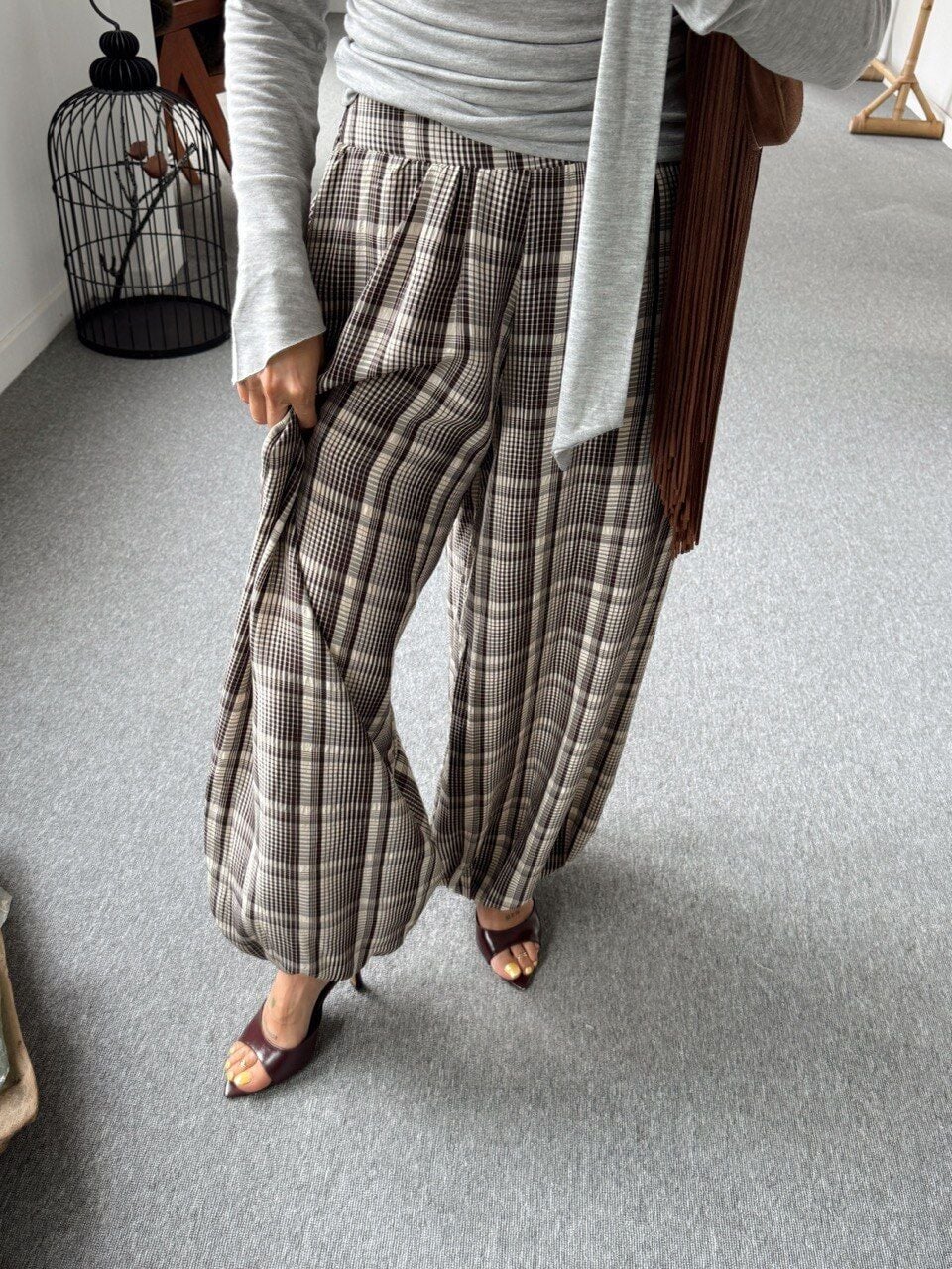 KREM-KAHVE EKOSE DESEN PANTOLON