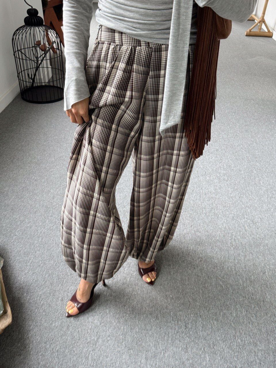 KREM-KAHVE EKOSE DESEN PANTOLON