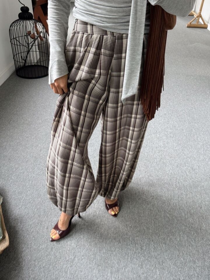 KREM-KAHVE EKOSE DESEN PANTOLON