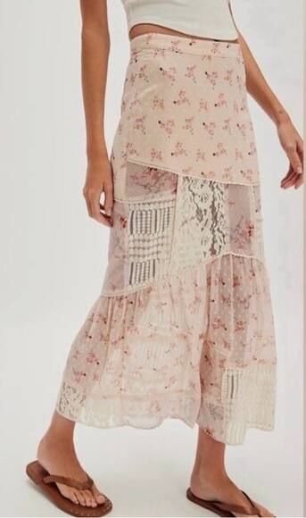 PUDRA ÇİÇEKLİ DANTEL DETAY İTHAL ETEK