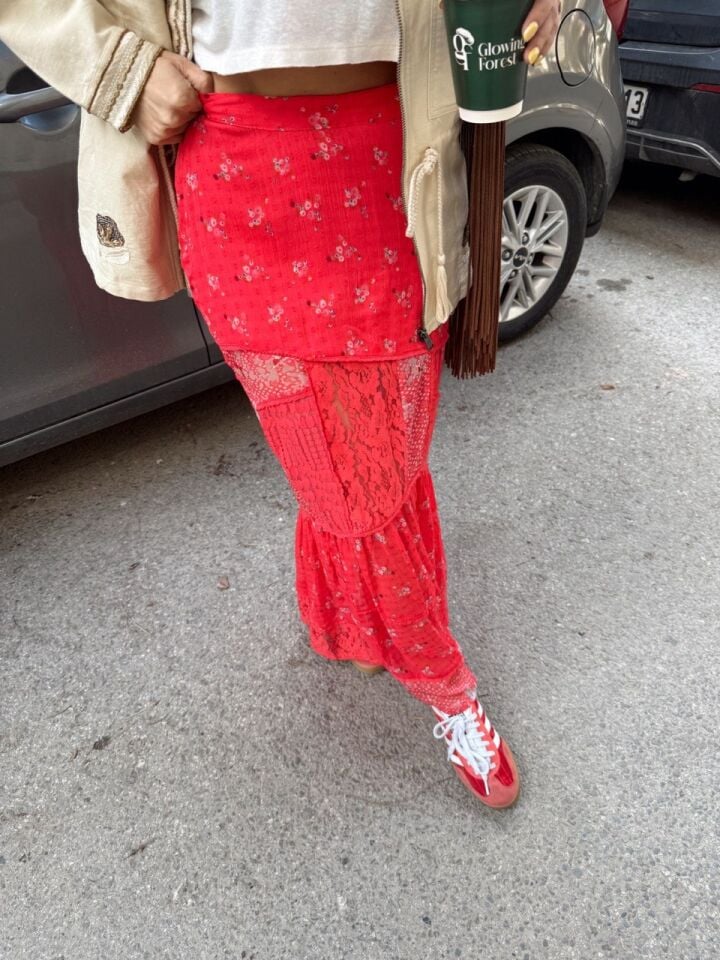 KIRMIZI ÇİÇEKLİ DANTEL DETAY İTHAL ETEK