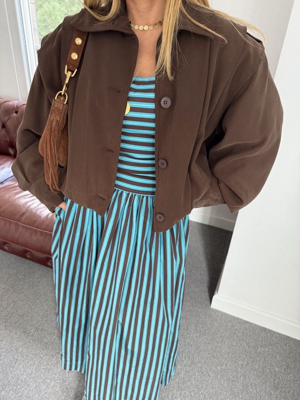 YANLARDAN BAĞLAMA DETAYLI ÇİZGİLİ İTHAL ELBİSE