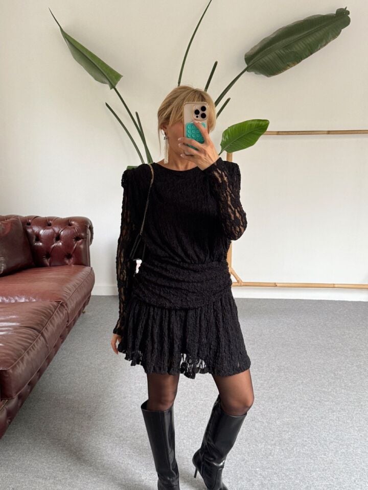 SİYAH ASTARLI DANTEL ELBİSE