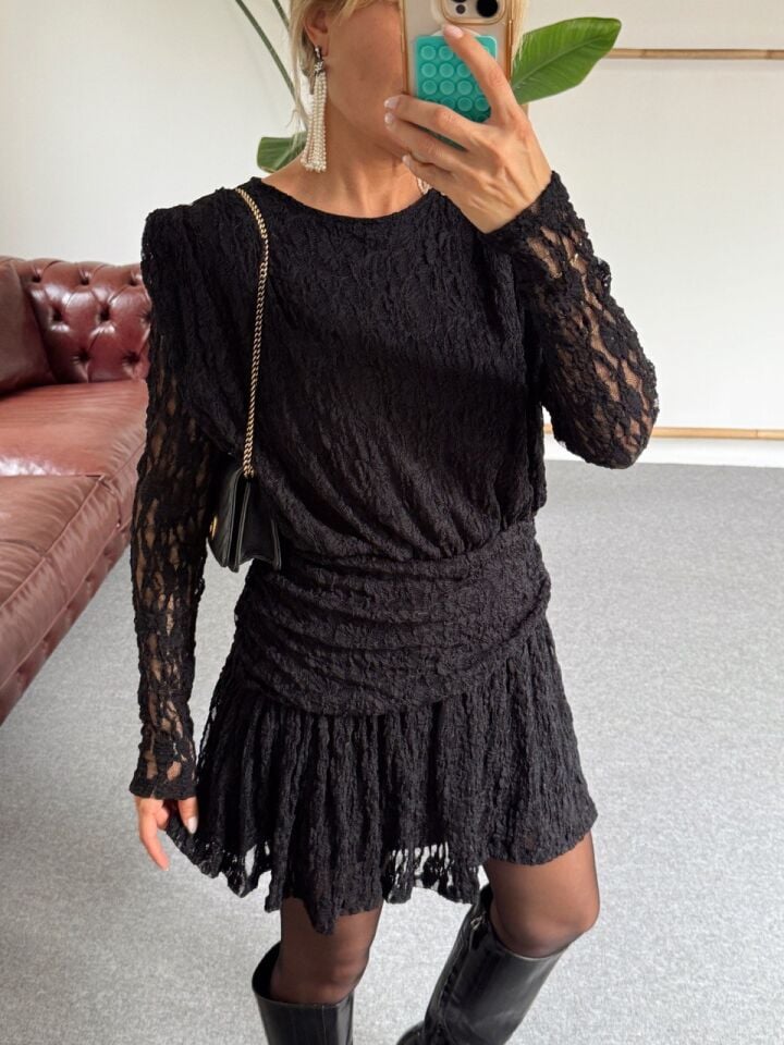 SİYAH ASTARLI DANTEL ELBİSE