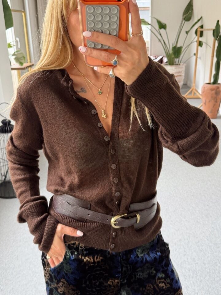 KAHVE DÜĞMELİ YÜN HIRKA
