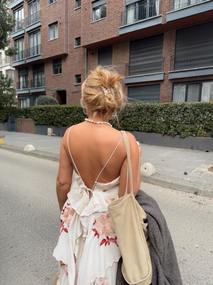 KREM-KAHVE İŞLEMELİ İTHAL ELBİSE