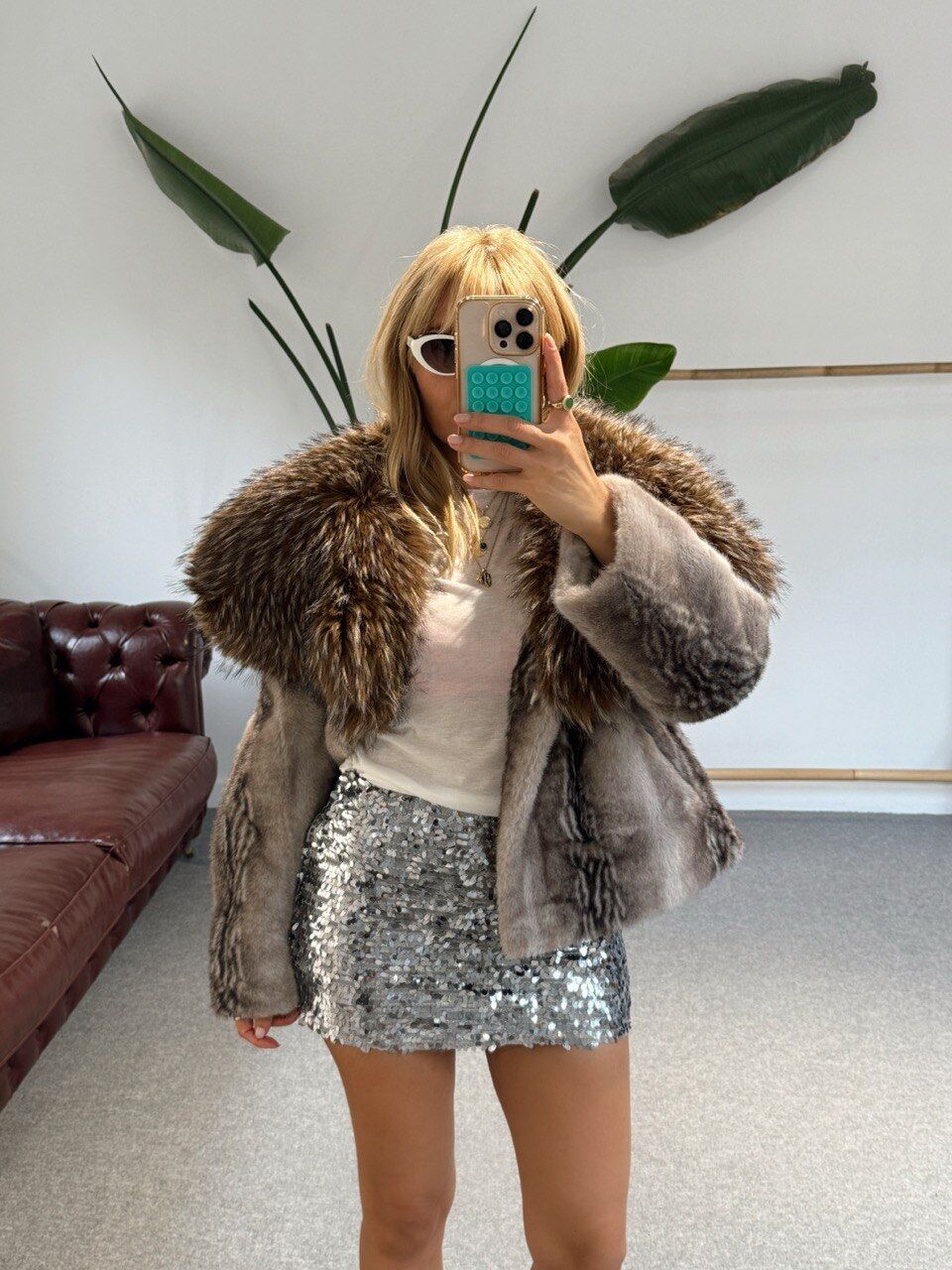 GÜMÜŞ PAYETLİ MİNİ İTHAL ETEK