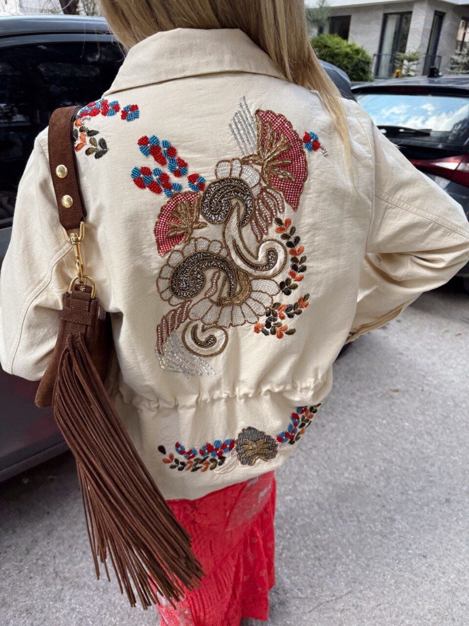 BEJ BONCUK-İŞLEMELİ İTHAL CEKET