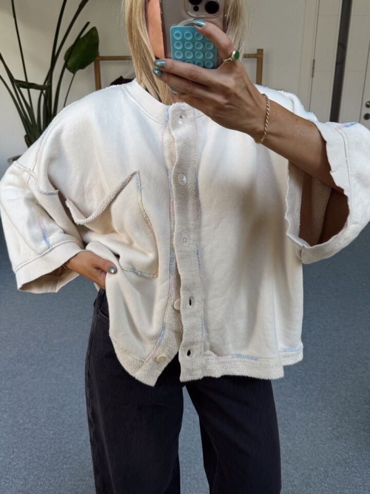 BEJ PAMUKLU DÜĞME DETAY İTHAL SWEATSHIRT