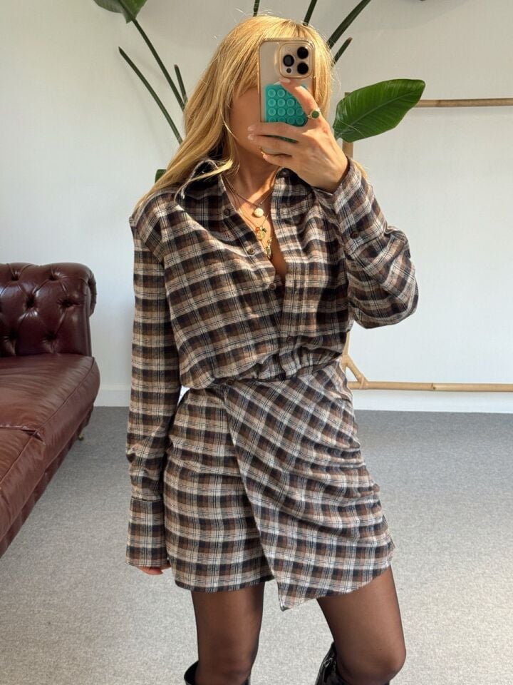 KAHVE ETEKLİ GÖMLEK ELBİSE