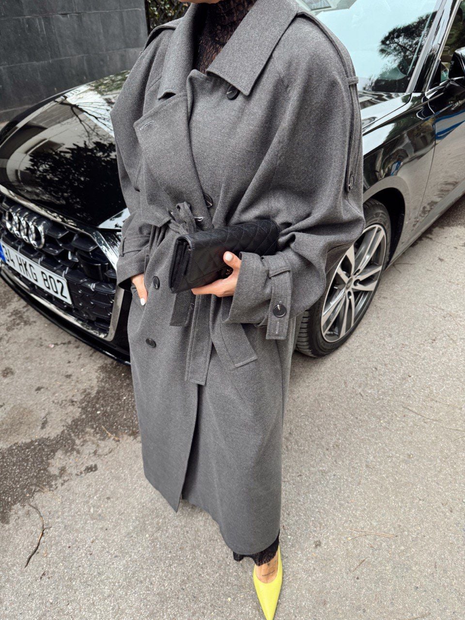 KOYU GRİ KEMERLİ KABAN