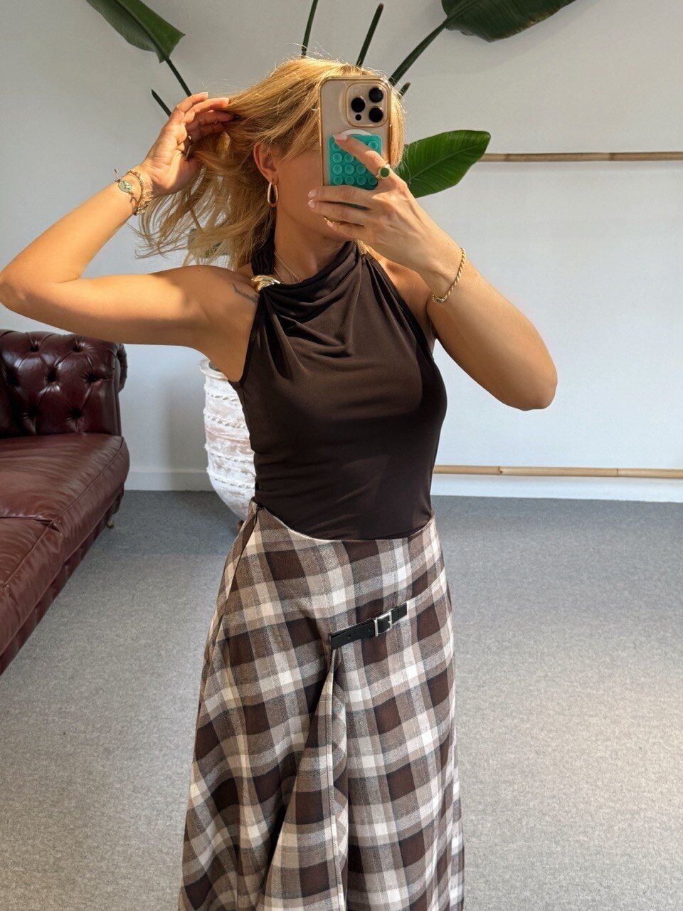 KAHVE TOKA DETAY BLUZ