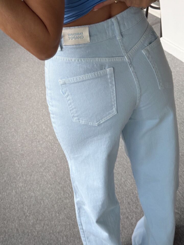 AÇIK MAVİ NAKIŞ DETAYLI STRAİGHT JEAN