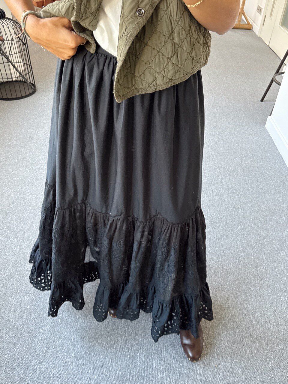 SİYAH FİSTO NAKIŞ İŞLEMELİ İTHAL ETEK