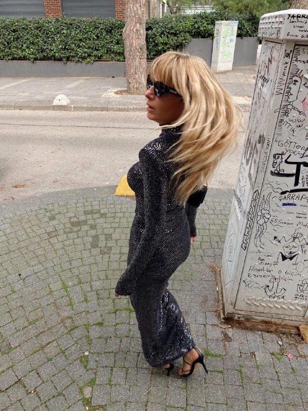 GRİ PAYET İŞLEMELİ VATKALI MAXI ELBİSE