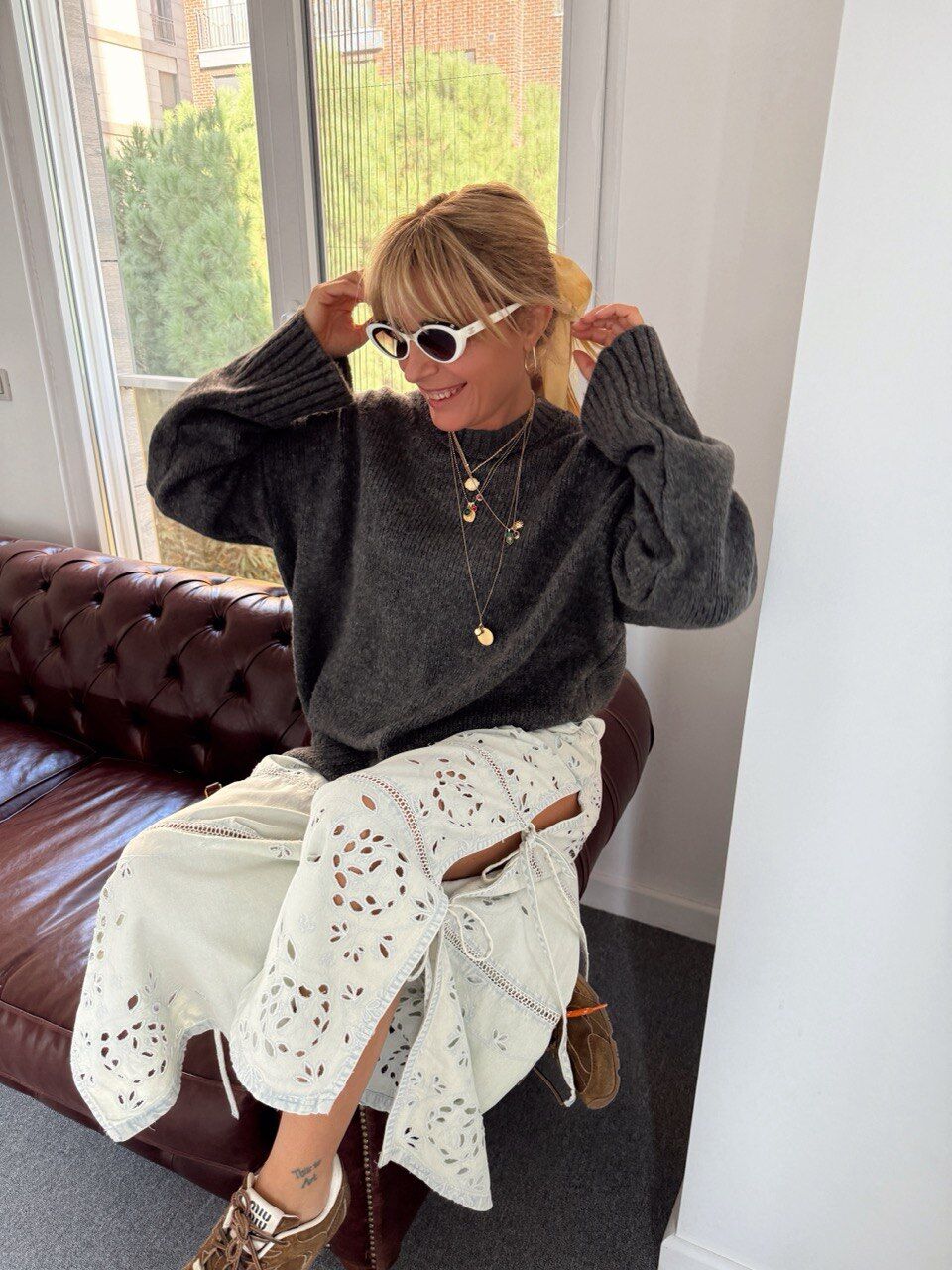 MAVİ FİSTO İŞLEMELİ BAĞLAMALI İTHAL PANTOLON