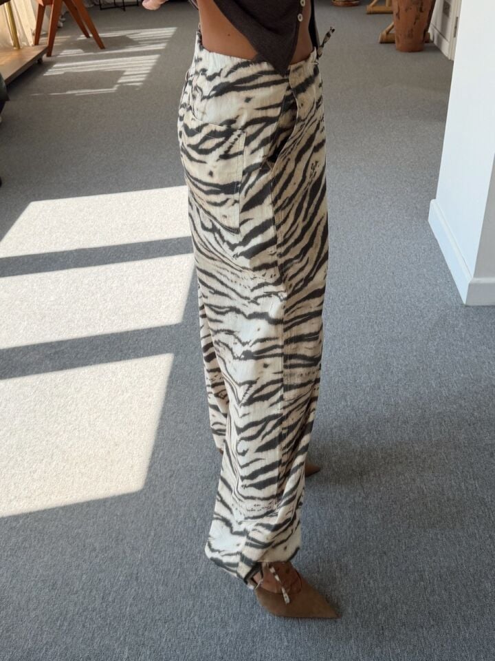 ZEBRA DESENLİ BEJ PANTOLON